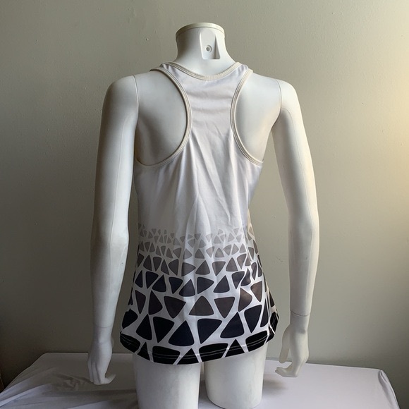 Balance Tank Top Triangle Pattern Large - Picture 6 of 9